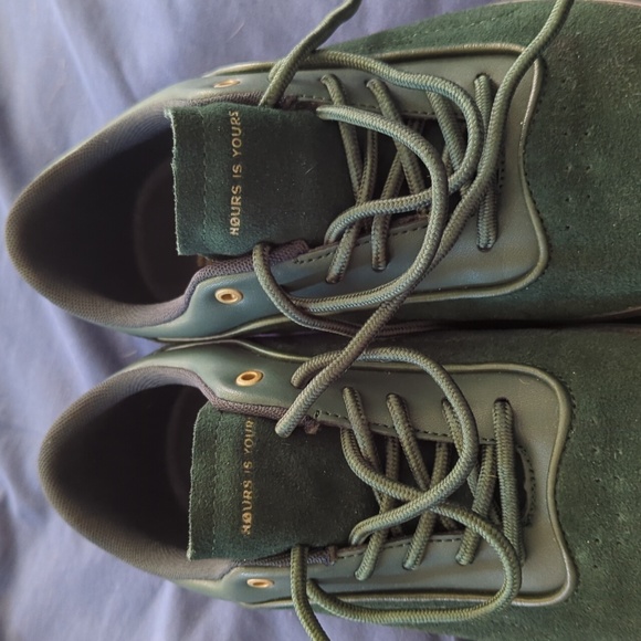 Hours is yours shoe, 8 and 1/2,            dark alligator green - Picture 2 of 3